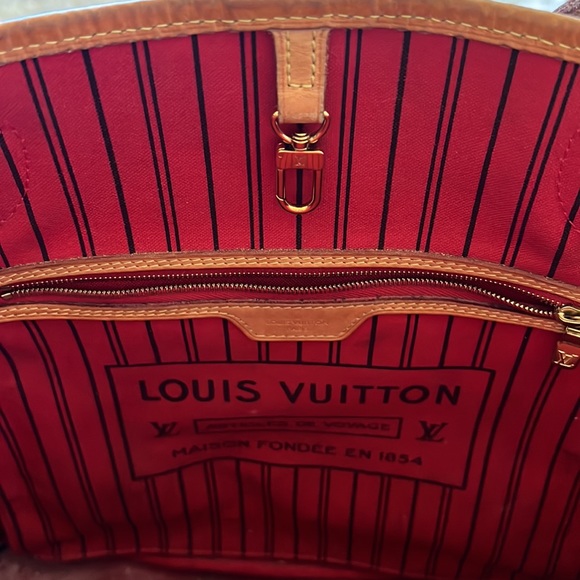 Louis Vuitton Neverfull - Picture 2 of 3